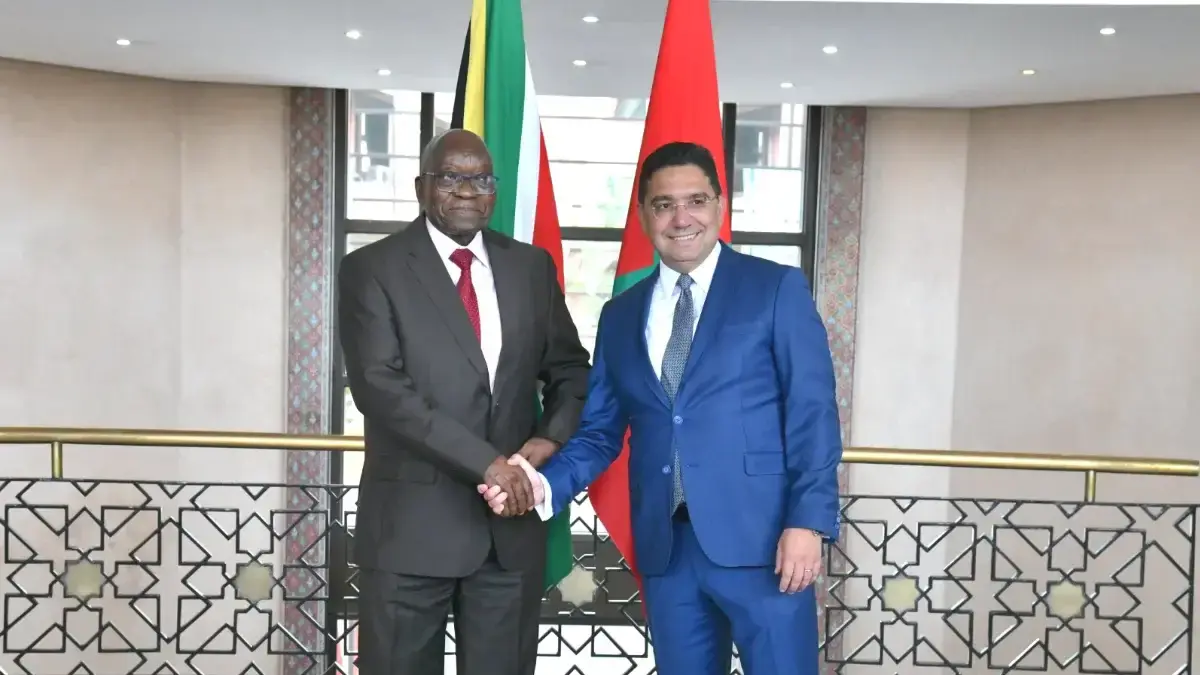 El expresidente del país y líder del partido MK, Jacob Zuma, junto al ministro de Asuntos Exteriores, Cooperación Africana y Marroquíes Residentes en el Extranjero, Nasser Bourita - PHOTO/X/MAROC DIPLOMATIE