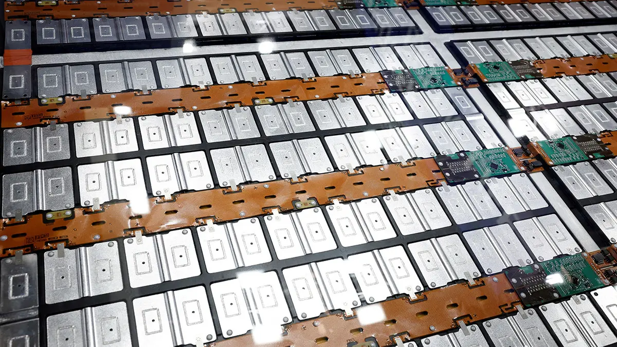 <p>Batería de iones de litio para vehículos eléctricos - REUTERS/ BENOIT TESSIER&nbsp;</p>
