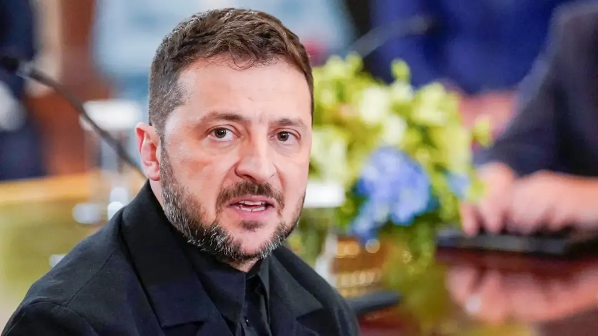 El presidente ucraniano Volodimir Zelenski habla durante una reuni&oacute;n con el presidente estadounidense Donald Trump en la Casa Blanca en Washington, D.C., EE. UU., el 18 de agosto de 2025 - REUTERS/Alexander Drago