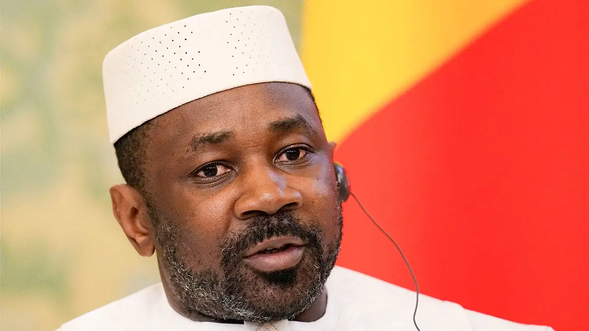 <p>El presidente interino de la Rep&uacute;blica de Mali, Assimi Goita, habla con el presidente ruso, Vladimir Putin, durante sus conversaciones en el Gran Palacio del Kremlin en Mosc&uacute;, Rusia, el 23 de junio de 2025 - PHOTO/ PAVEL BEDNYAKOV</p>
