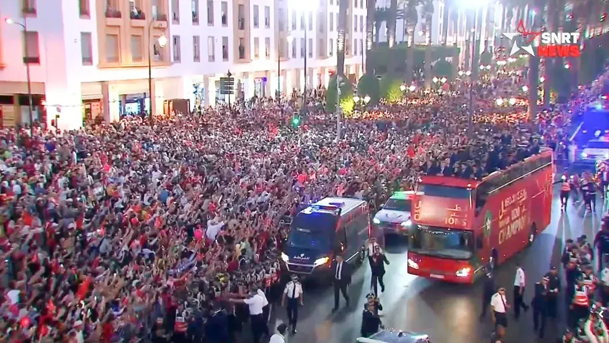 Homenaje de la poblaci&oacute;n marroqu&iacute; a la selecci&oacute;n sub-20 campeona del mundo