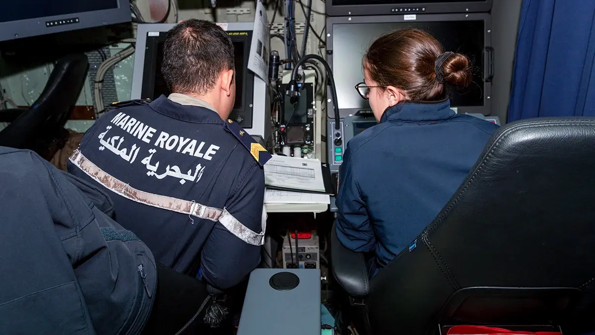 Miembros de la Marina Real de Marruecos y Francia en una operaci&oacute;n conjunta en el mar Mediterr&aacute;neo - PHOTO/Comandancia de la Zona Mar&iacute;tima del Mediterr&aacute;neo y del Mar Negro