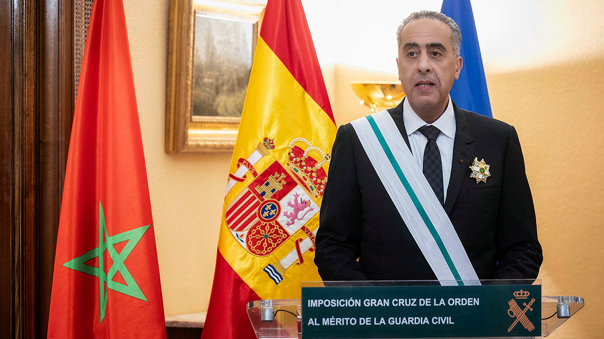 Condecoraci&oacute;n a Abdellatif Hammouchi