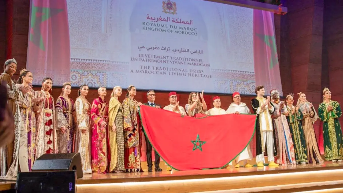 La candidatura de Marruecos para la inscripci&oacute;n del expediente sobre el caft&aacute;n marroqu&iacute;: arte, tradiciones, saber hacer, fue aceptada por el Comit&eacute; Intergubernamental para la Salvaguardia del Patrimonio Cultural Inmaterial de la UNESCO, el 10 de diciembre de 2025, en Nueva Delhi