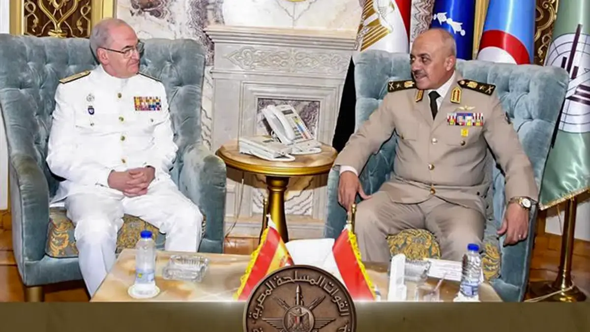 El jefe del Estado Mayor de la Defensa, almirante Teodoro L&oacute;pez Calder&oacute;n, se reuni&oacute; a mediados de noviembre en Egipto con su hom&oacute;logo egipcio, el teniente general Ahmed Fathi Ibrahim Khalifa -&nbsp;PHOTO/Egyptian MoD