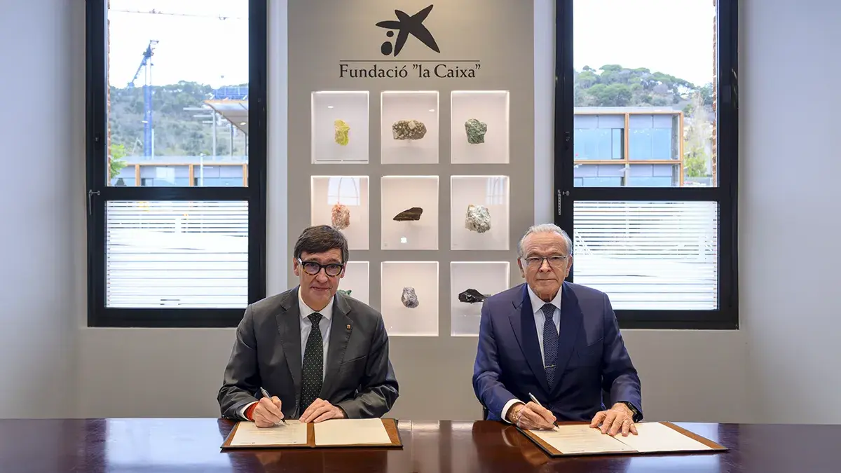 El presidente de la Generalitat de Catalu&ntilde;a, Salvador Illa, y el presidente de la Fundaci&oacute;n &rdquo;la Caixa&rdquo;, Isidro Fain&eacute; - &copy; Fundación &rdquo;la Caixa&rdquo;&nbsp;