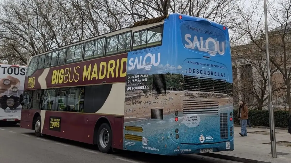 Imagen del autob&uacute;s tur&iacute;stico en Madrid