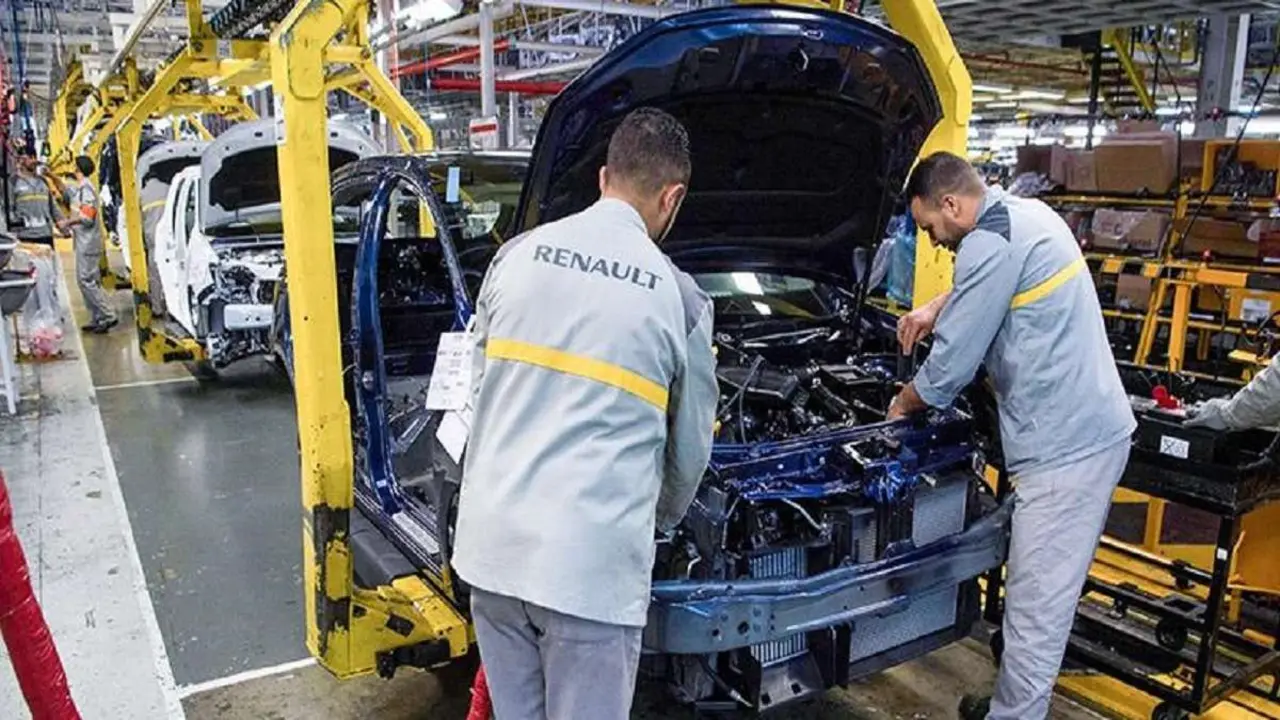 AFP/FADEL SENNA - Línea de ensamblaje de automóviles en la planta de ensamblaje de automóviles Renault-Nissan Tanger en Melloussa, al este de la ciudad portuaria de Tánger