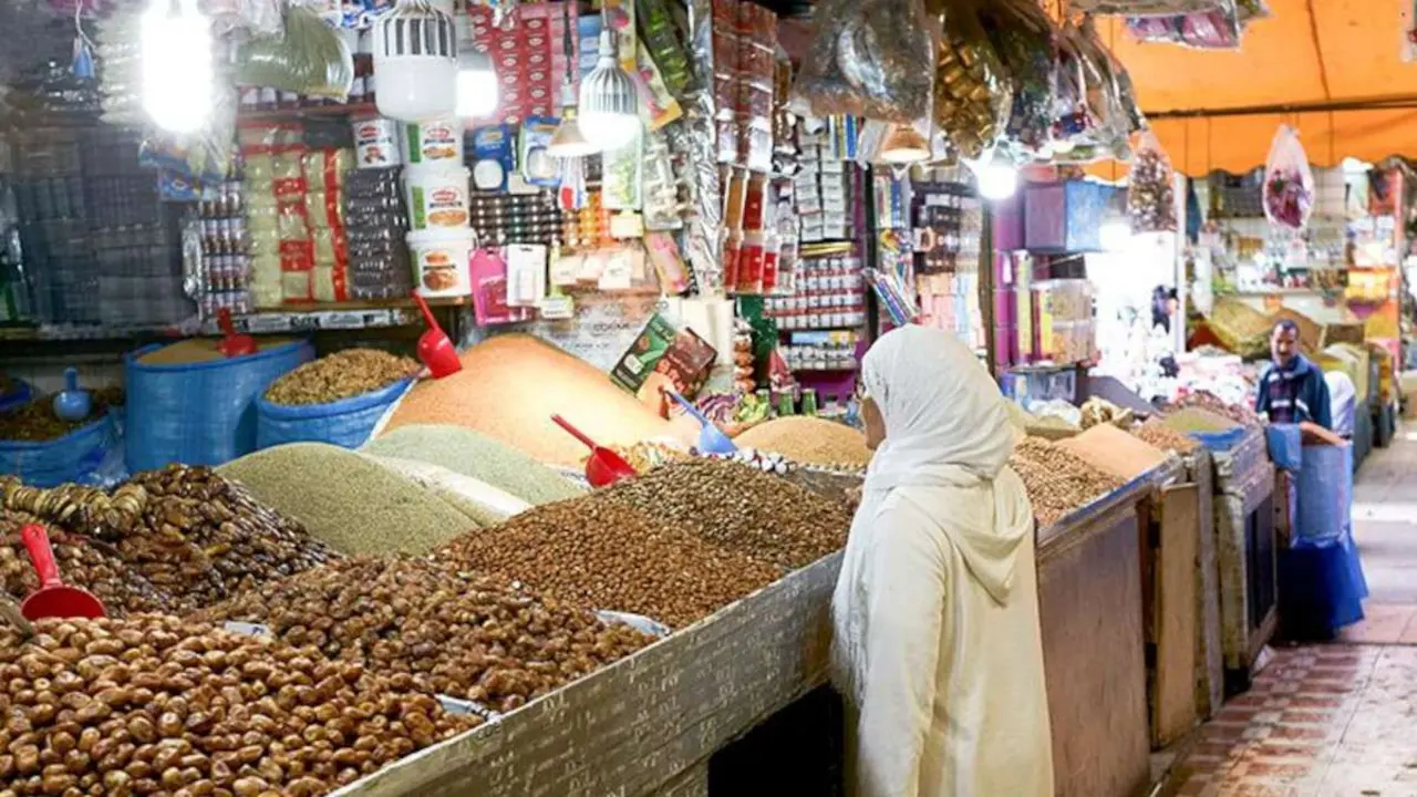 PHOTO/AP - Mujer en un mercado marroquí