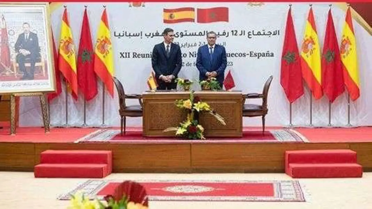 El presidente español, Pedro Sánchez, y el primer ministro marroquí, Aziz Akhannouch - PHOTO/AP