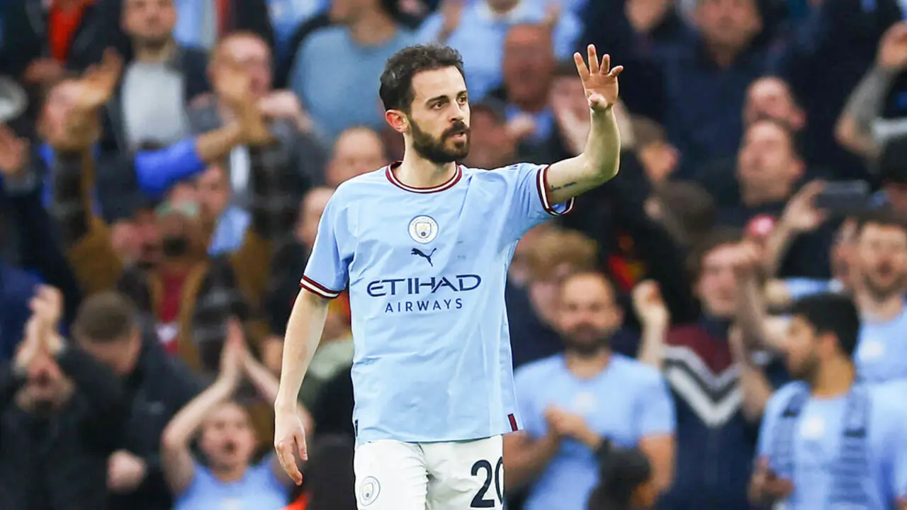REUTERS/MOLLY DARLINGTON - Bernardo Silva de Manchester City celebra su segundo gol