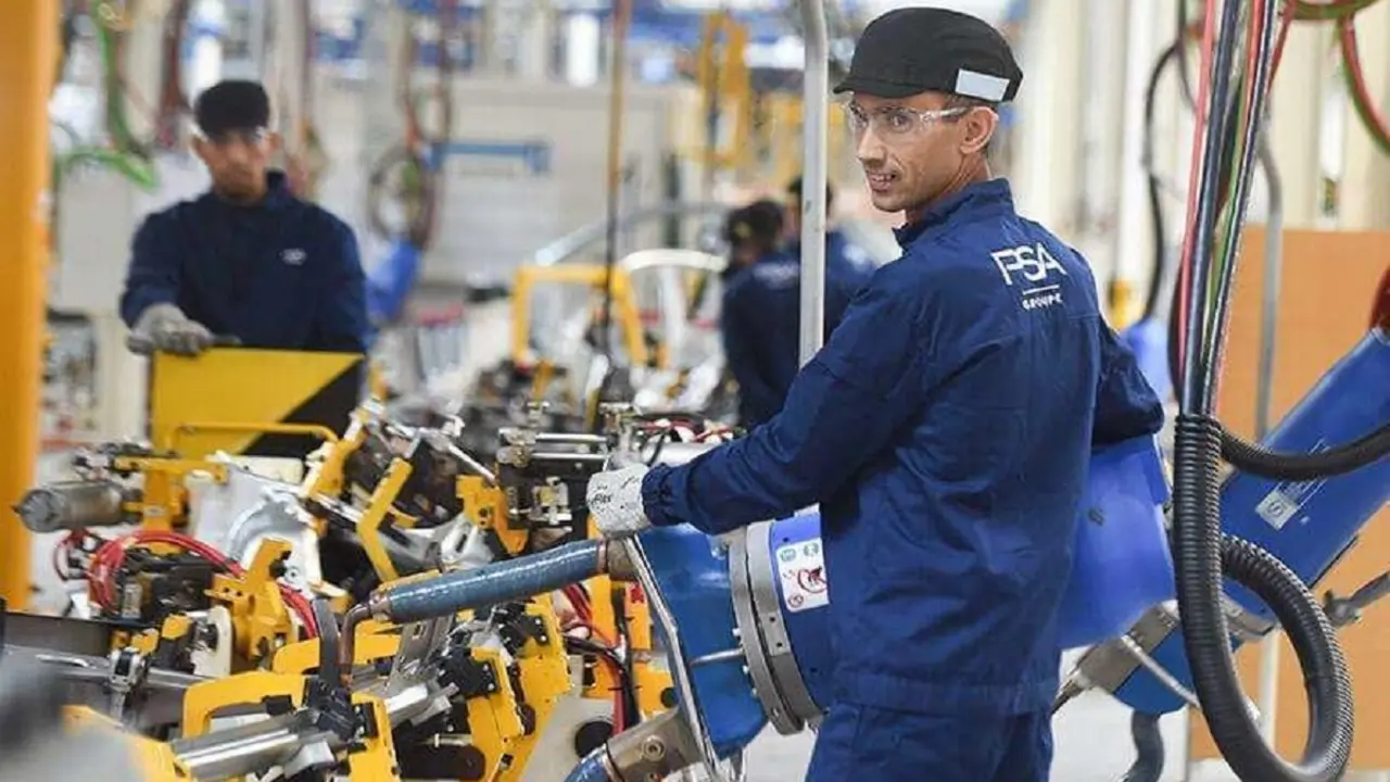 AFP/FADEL SENNA - Línea de montaje de automóviles en la planta de montaje de automóviles PSA de Kenitra