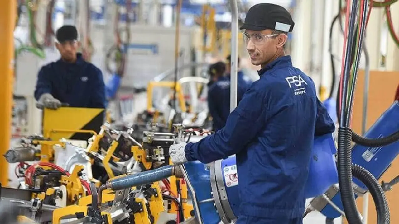 AFP/FADEL SENNA - Línea de montaje de automóviles en la planta de montaje de automóviles PSA de Kenitra