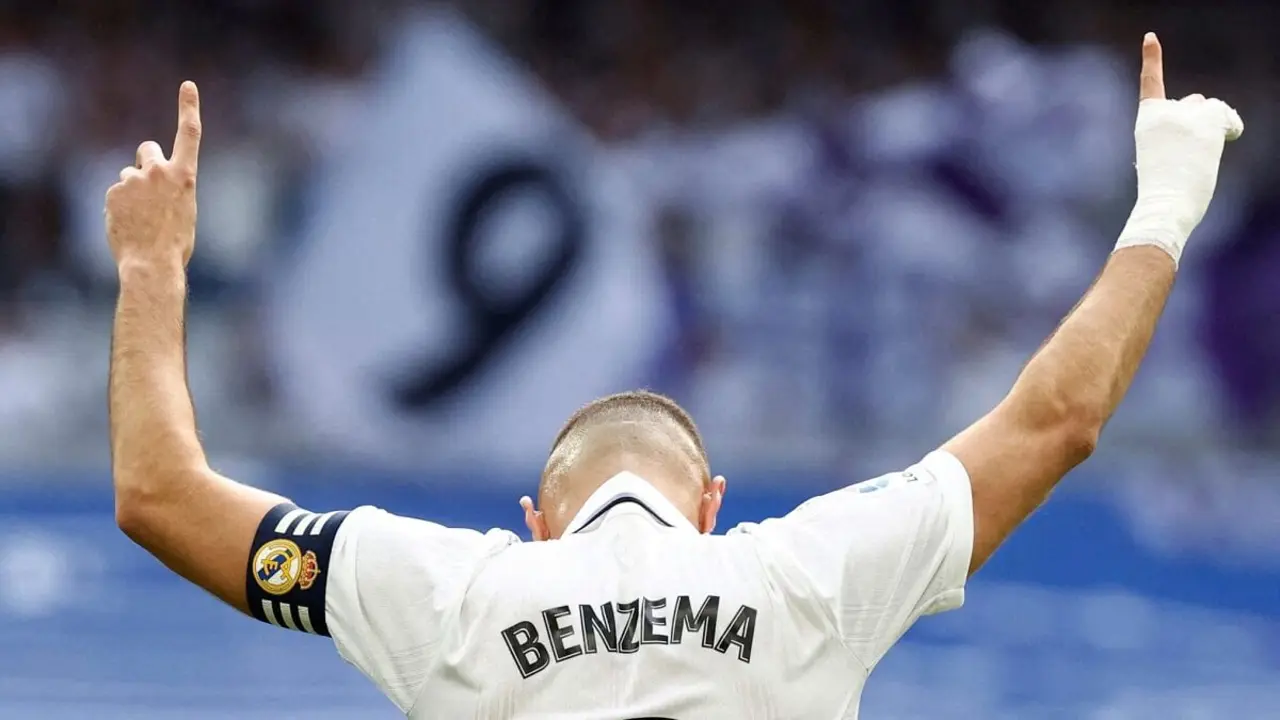 REUTERS/Juan Medina - El madridista Karim Benzema celebra su primer gol