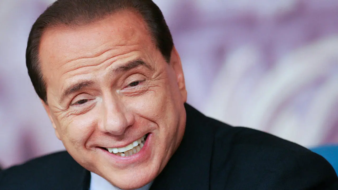 AFP/ANDREAS SOLARO - Fotografía de archivo tomada el 06 de abril de 2006, el primer ministro italiano, Silvio Berlusconi
