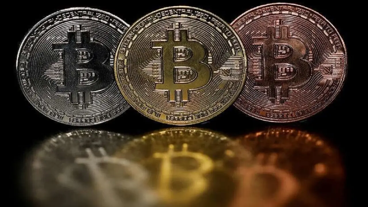 Representación de la criptomoneda Bitcoin - REUTERS/EDGAR SU