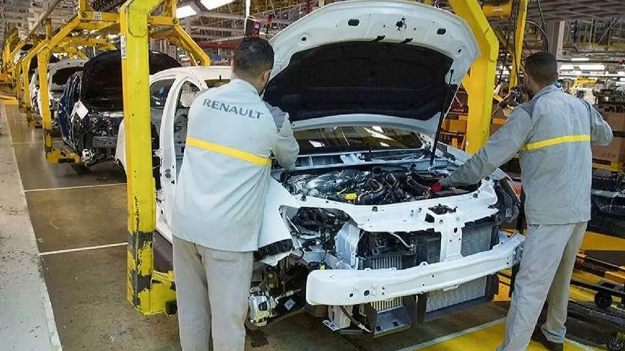 Línea de ensamblaje de automóviles en la planta de ensamblaje de automóviles Renault-Nissan Tánger en Melloussa, al este de la ciudad portuaria de Tánger - AFP/FADEL SENNA