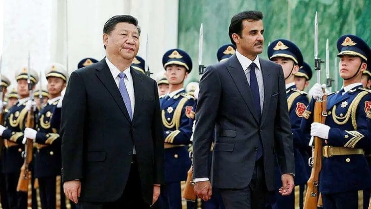 REUTERS/JASON LEE - El emir de Qatar, el Jeque Tamim bin Hamad Al Thani y el presidente de China, Xi Jinping
