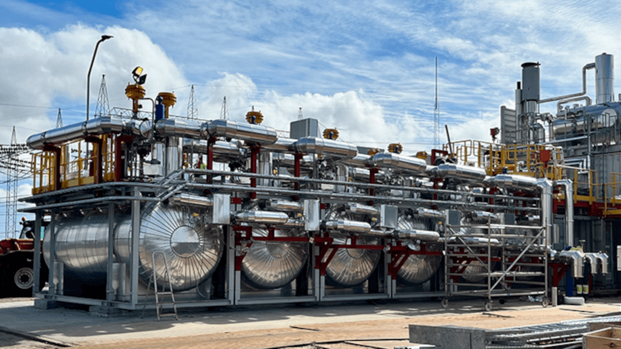 La solución de almacenamiento de energía térmica de Kyoto, Heatcube, instalada en una central eléctrica en Dinamarca