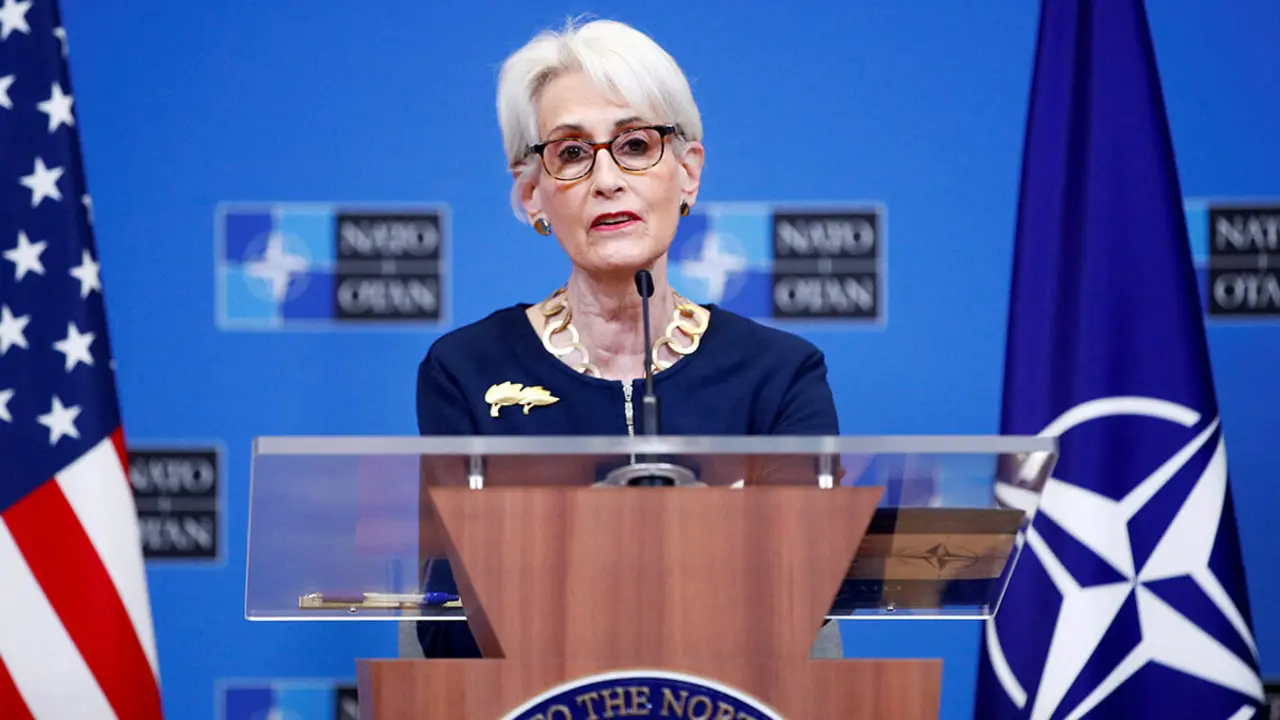 REUTERS/JOHANNA GERON - La vicesecretaria de Estado de los Estados Unidos, Wendy Sherman, celebra una conferencia de prensa en la sede de la OTAN en Bruselas