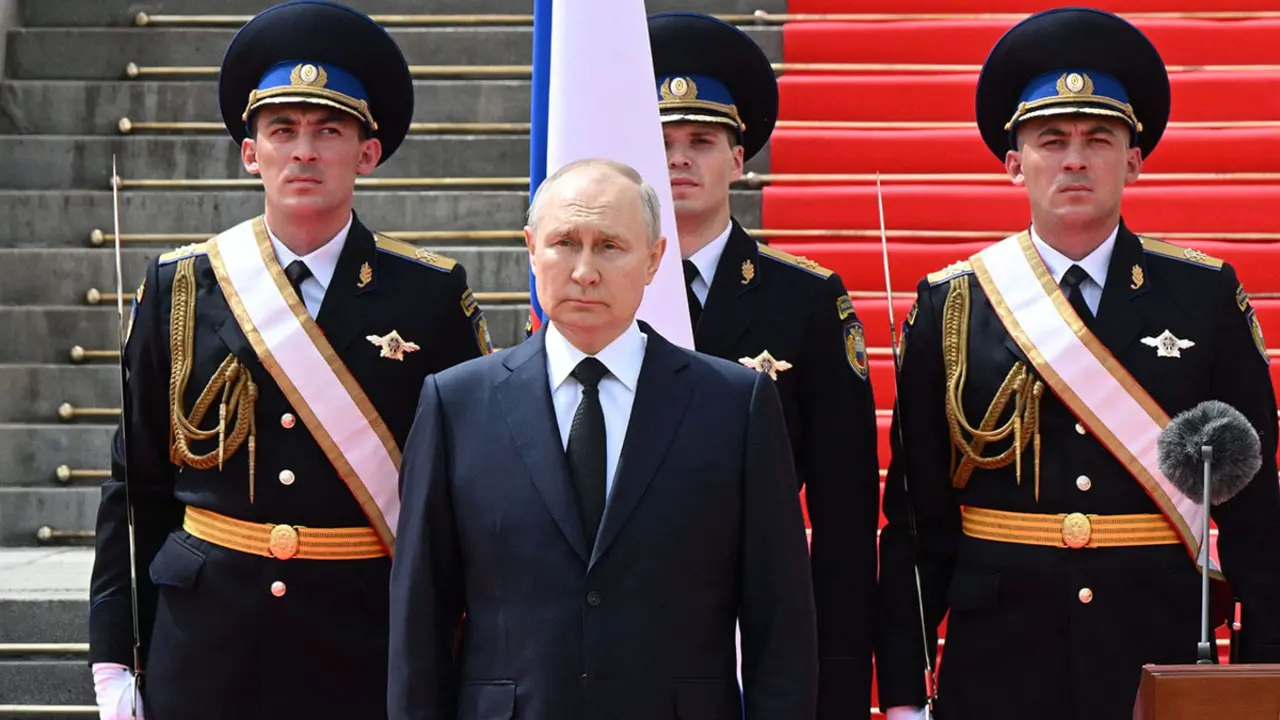 SPUTNIK/SERGEI GUNEEEV - El presidente ruso, Vladimir Putin, guarda un minuto de silencio por los pilotos muertos durante los enfrentamientos con los mercenarios de Wagner