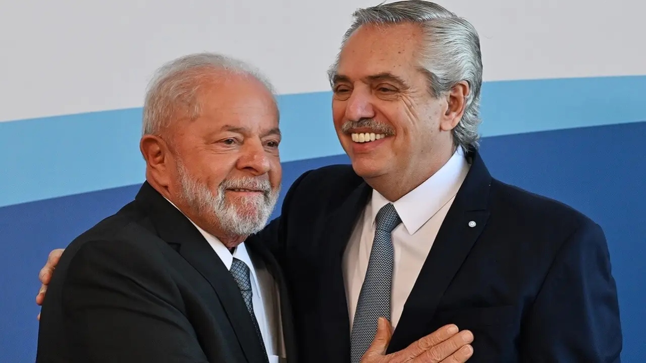 PHOTO/AFP/NELSON ALMEIDA – Lula da Silva y Alberto Fernández