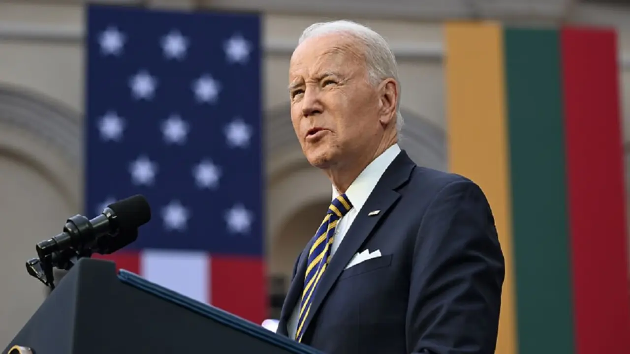 El presidente estadounidense Joe Biden pronuncia un discurso sobre la OTAN en la Universidad de Vilna, en Vilna (Lituania), el 12 de julio de 2023, tras finalizar la cumbre de la OTAN - PHOTO/ANDREW CABALLERO-REYNOLDS/AFP