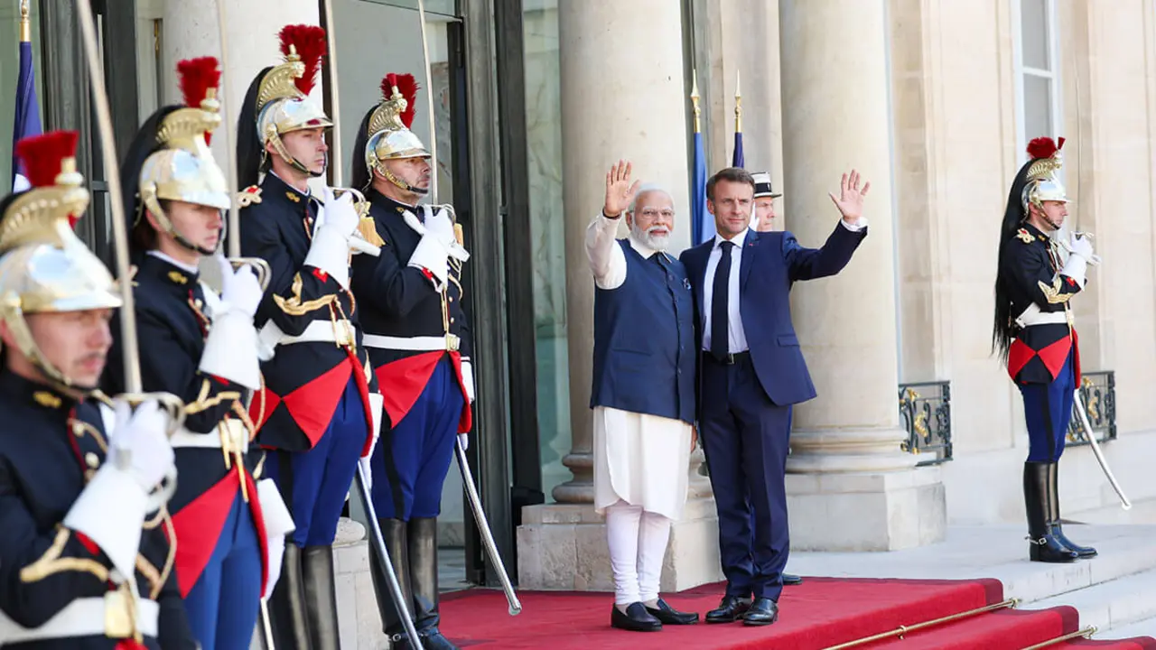 PHOTO/MEA Photo Gallery - El primer ministro Narendra Modi y el presidente Emmanuel Macron acaban de sedimentar la asociación estratégica entre sus dos países y pretenden mantenerla hasta 2047, centenario de la independencia de India