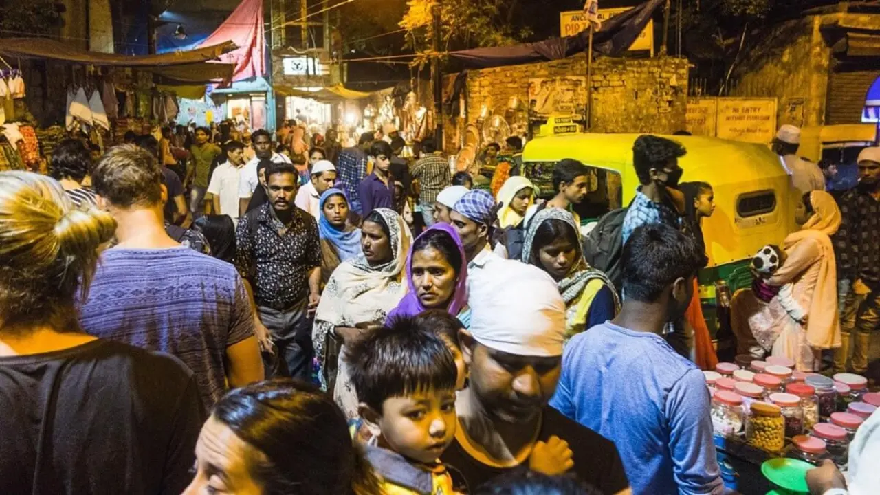 PHOTO/ARCHIVO - Nadie sabe cuándo exactamente, pero la ONU calcula que a mediados de año vivirán en India 1.428 millones de personas