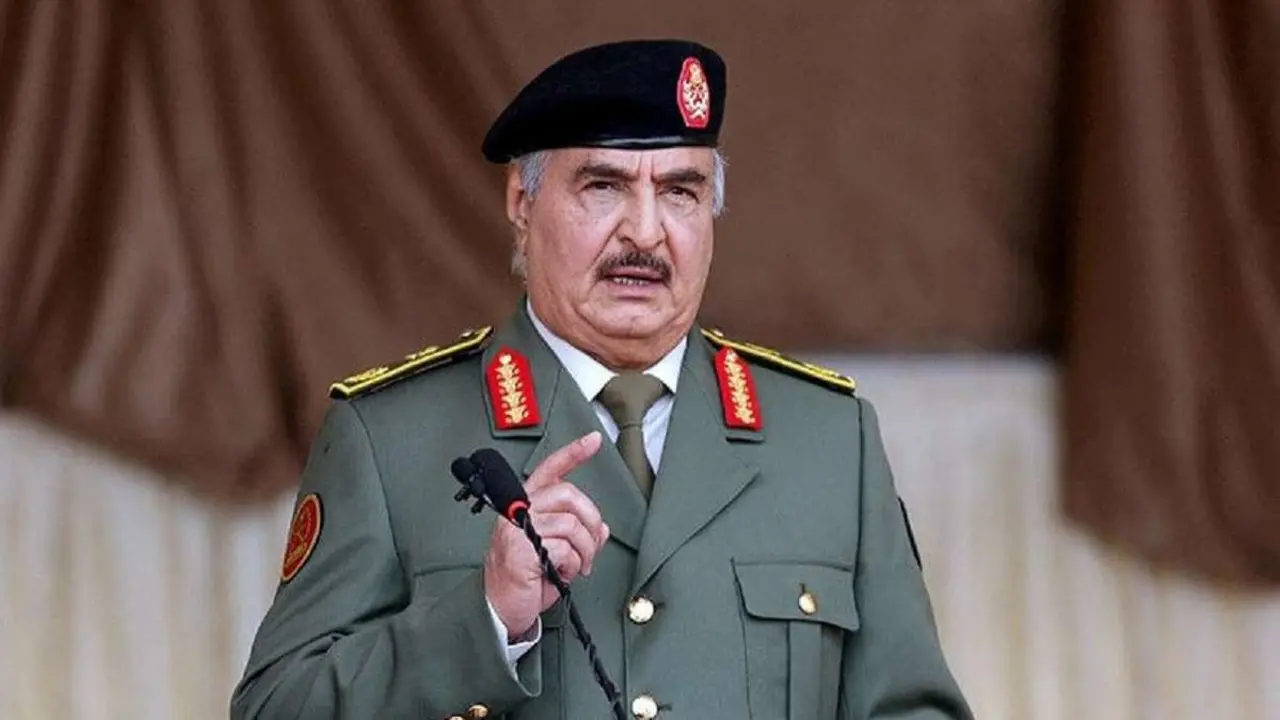 El general Khalifa Haftar, al mando del Ejército Nacional Libio - REUTERS/ESAM OMRAN AL-FETORI