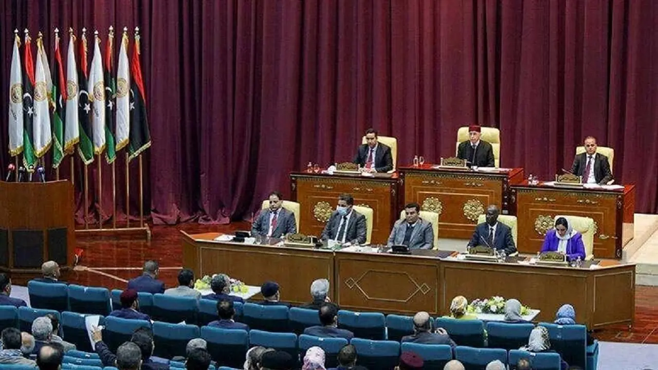PHOTO/REUTERS - El Parlamento libio se reúne para discutir la aprobación del nuevo gobierno, en Sirte, Libia, el 8 de marzo de 2021