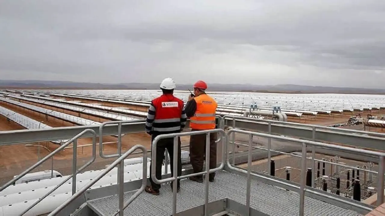 PHOTO/REUTERS - Planta de energía termosolar se muestra en Noor II Ouarzazate, Marruecos