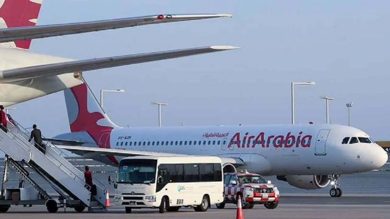 Avión de la aerolínea emiratí Air Arabia - AFP/KARIM JAAFAR