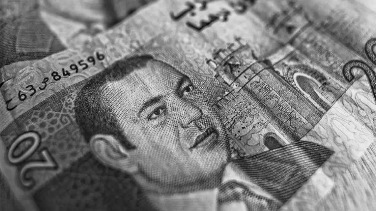 Dirhams - PHOTO/FILE