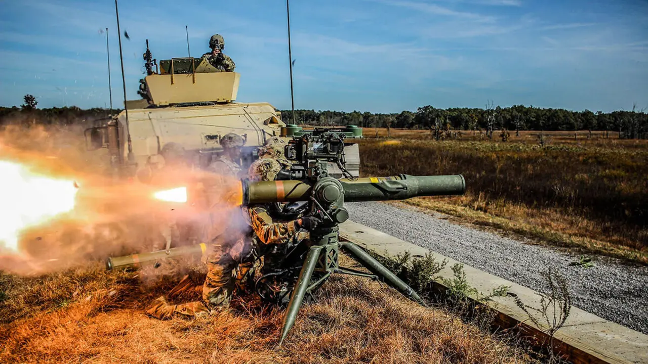AFP/Justin Wright / US Department of Defense 
 - Soldados del Ejército de EE. UU. disparan el sistema de misiles TOW