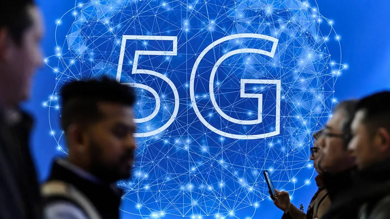 AFP/JOSEP LAGO - Se realizarán inversiones para la expansión y mejora de la infraestructura de red del país, junto con el despliegue acelerado de la tecnología 5G