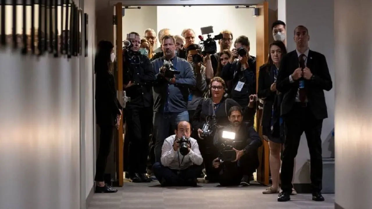 Photo ONU/Ariana Lindquist - Vista de los periodistas antes de una conferencia de prensa en la sede de la ONU durante el debate de la Asamblea General