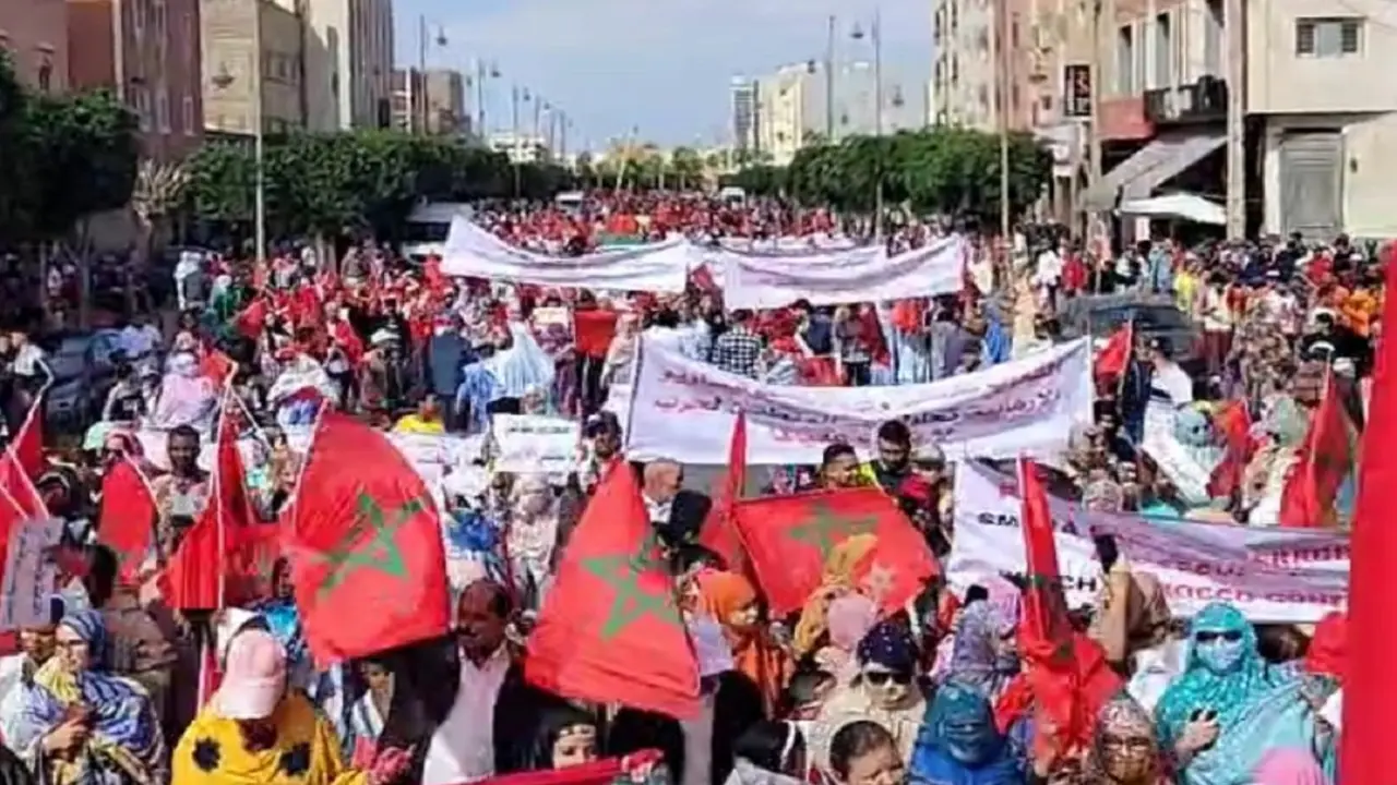 Twitter @ElMachij - Protestas en El Aiún contra los ataques del Frente Polisario