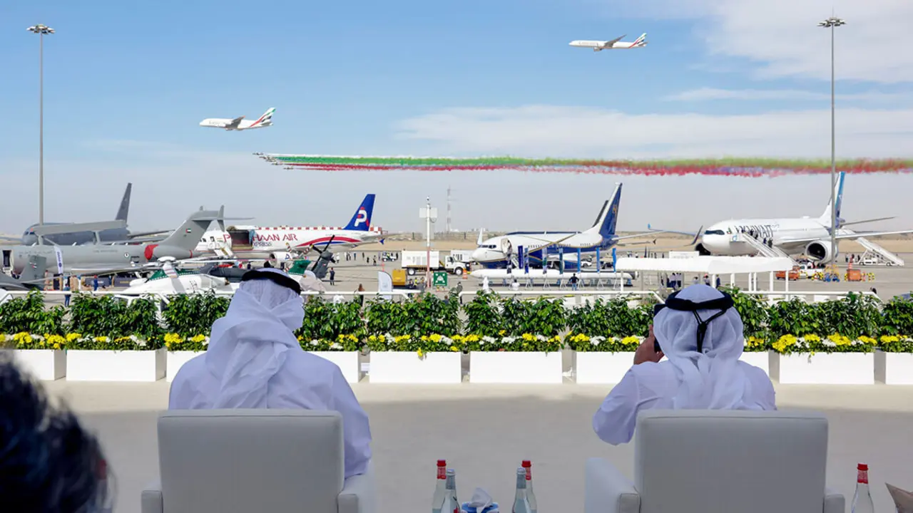 PHOTO/Dubái Airshow - Airbus y Boeing rivalizan por salir ganadoras de Dubái en cuanto a número de aeronaves vendidas y volumen de negocio comprometido