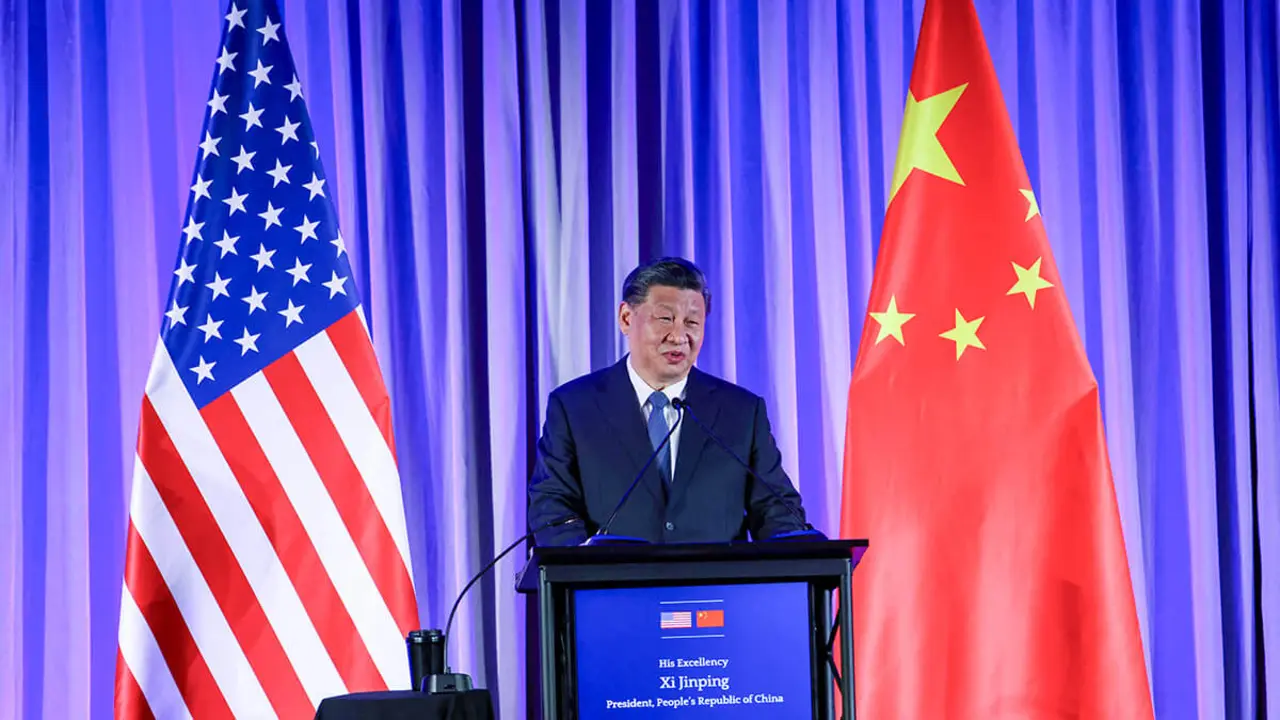El presidente de China, Xi Jinping, habla en el Evento de Altos Líderes Chinos celebrado por el Comité Nacional de Relaciones EE.UU.-China y el Consejo Empresarial EE.UU.-China al margen de la cumbre de Cooperación Económica Asia-Pacífico (APEC) en San Francisco, California, EE.UU., 15 de noviembre de 2023
REUTERS/CARLOS BARRIA