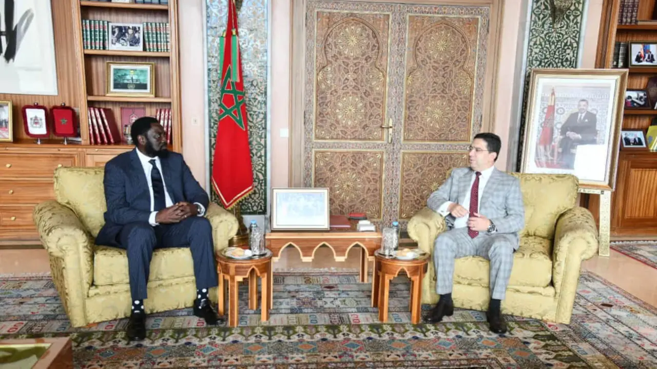 PHOTO/REDES - Mamadou Tangara, ministro de Asuntos Exteriores de Gambia, y Nasser Bourita, ministro de Asuntos Exteriores de Marruecos