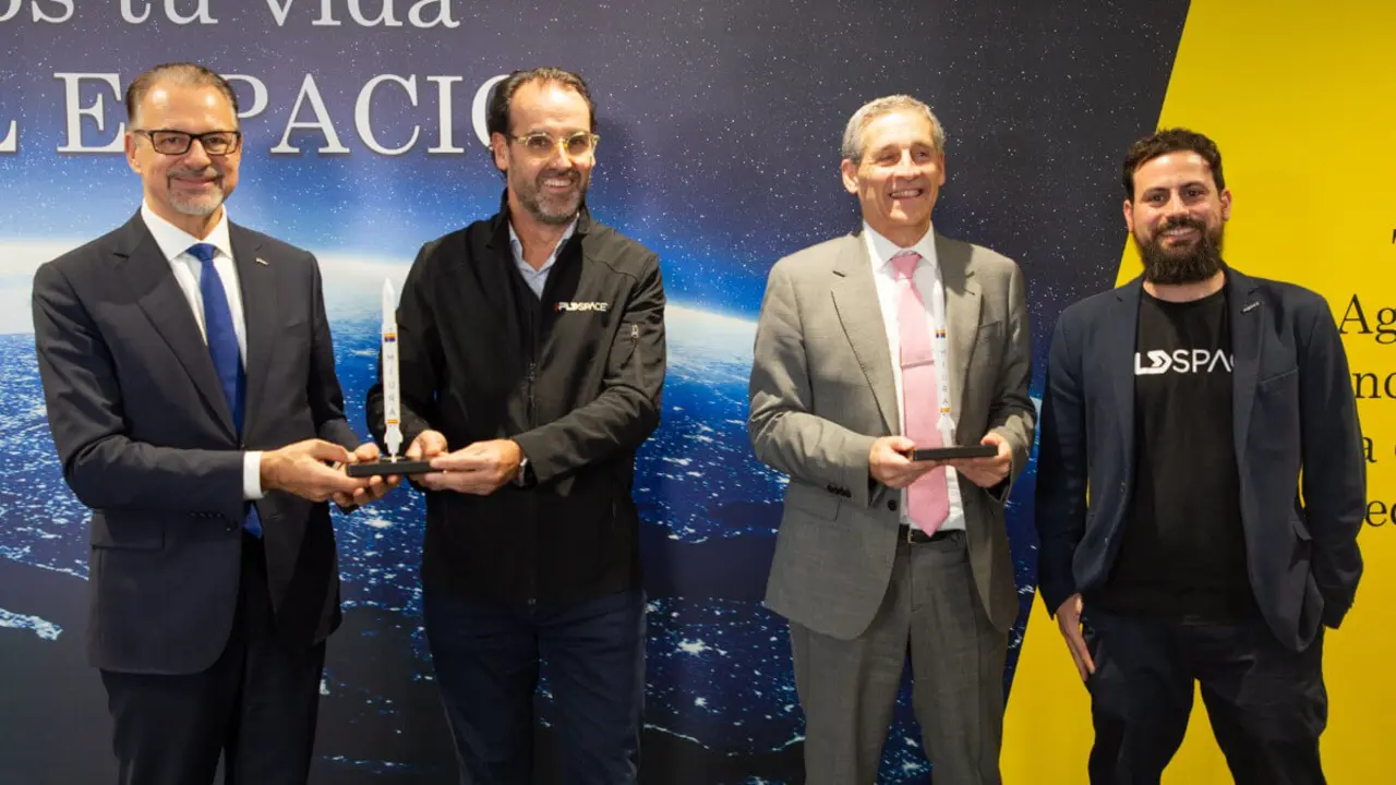PHOTO/PLD Space - El director general de la ESA, Josef Aschbacher, ha dicho de PLD que es una empresa sólida y creíble. A su lado, Ezequiel Sánchez, Raúl Verdú (PLD) y el director de la Agencia Espacial Española, Miguel Belló