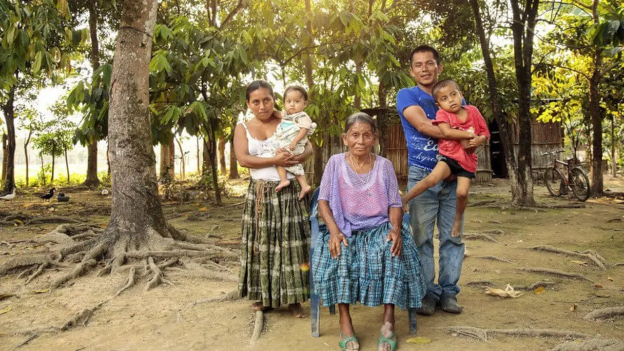 ONU Mujeres/Ryan Brown - Familia de una zona rural de Guatemala. (Archivo)
