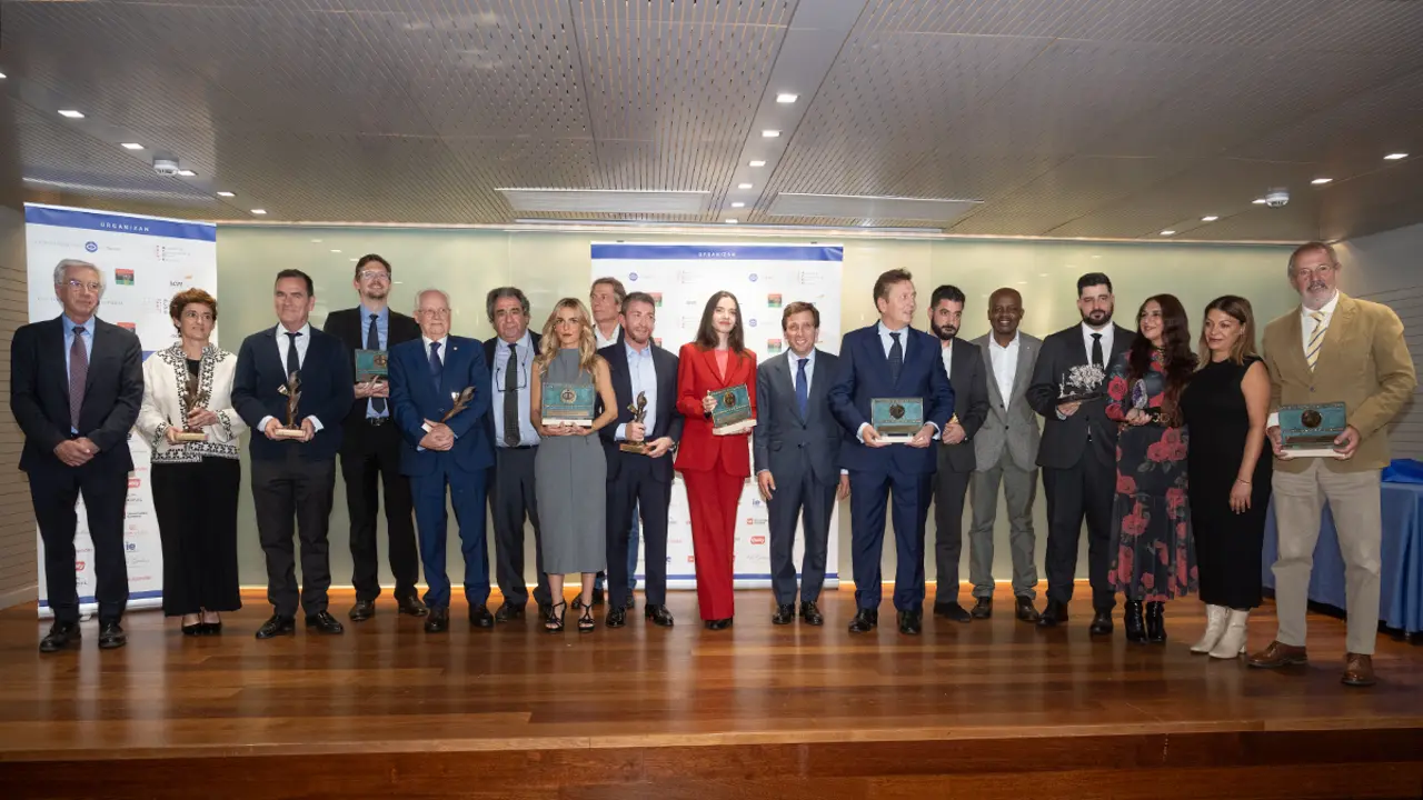 Javier Fernández Arribas y premiados por el Club Internacional de Prensa