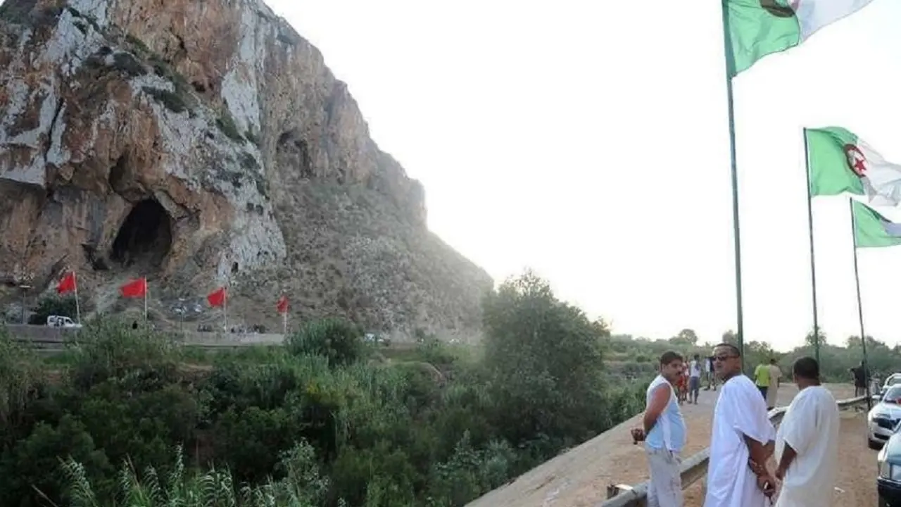 PHOTO/FILE - Frontera entre Marruecos y Argelia