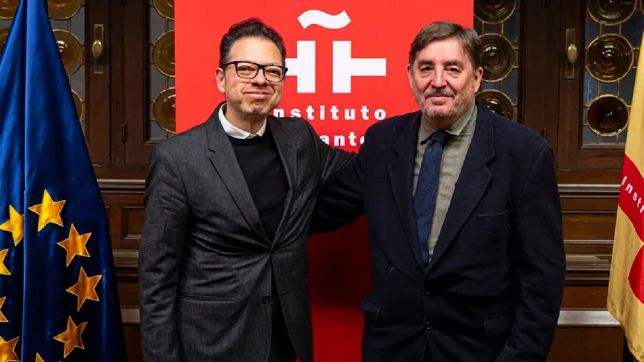 PHOTO/INSTITUTO CERVANTES - Juan David Correa y Luis García Montero