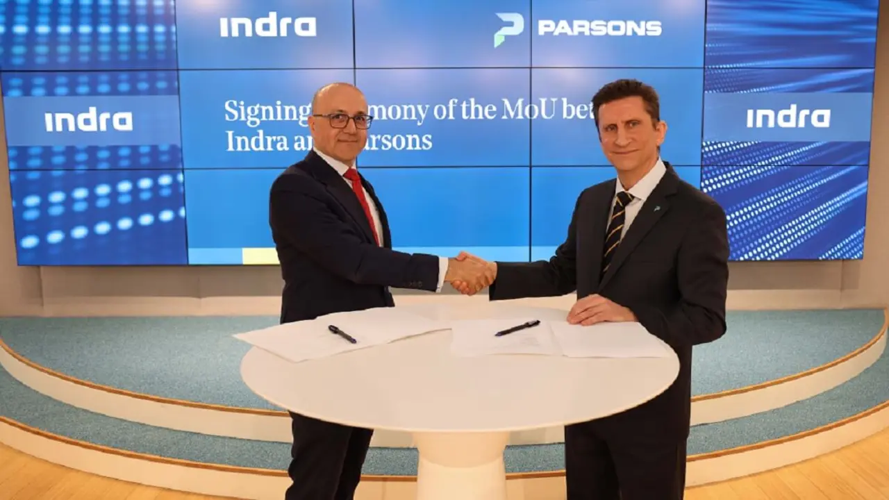 Firma del acuerdo entre Indra y Parsons