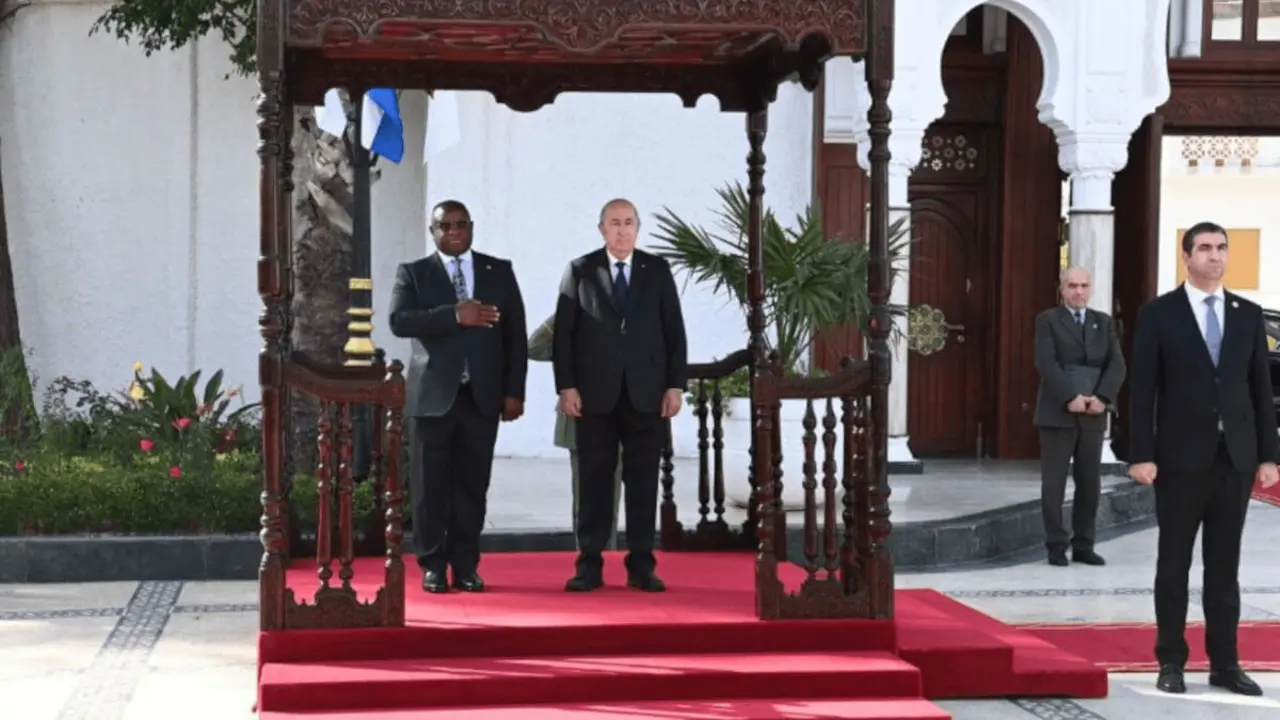 Visita a Argel del presidente de Sierra Leona, Julius Maada Bio