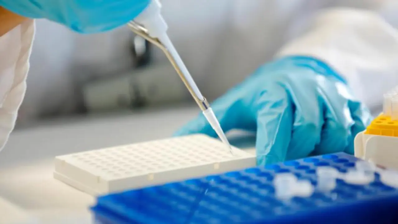 Un investigador en el laboratorio.© Fundación "la Caixa"