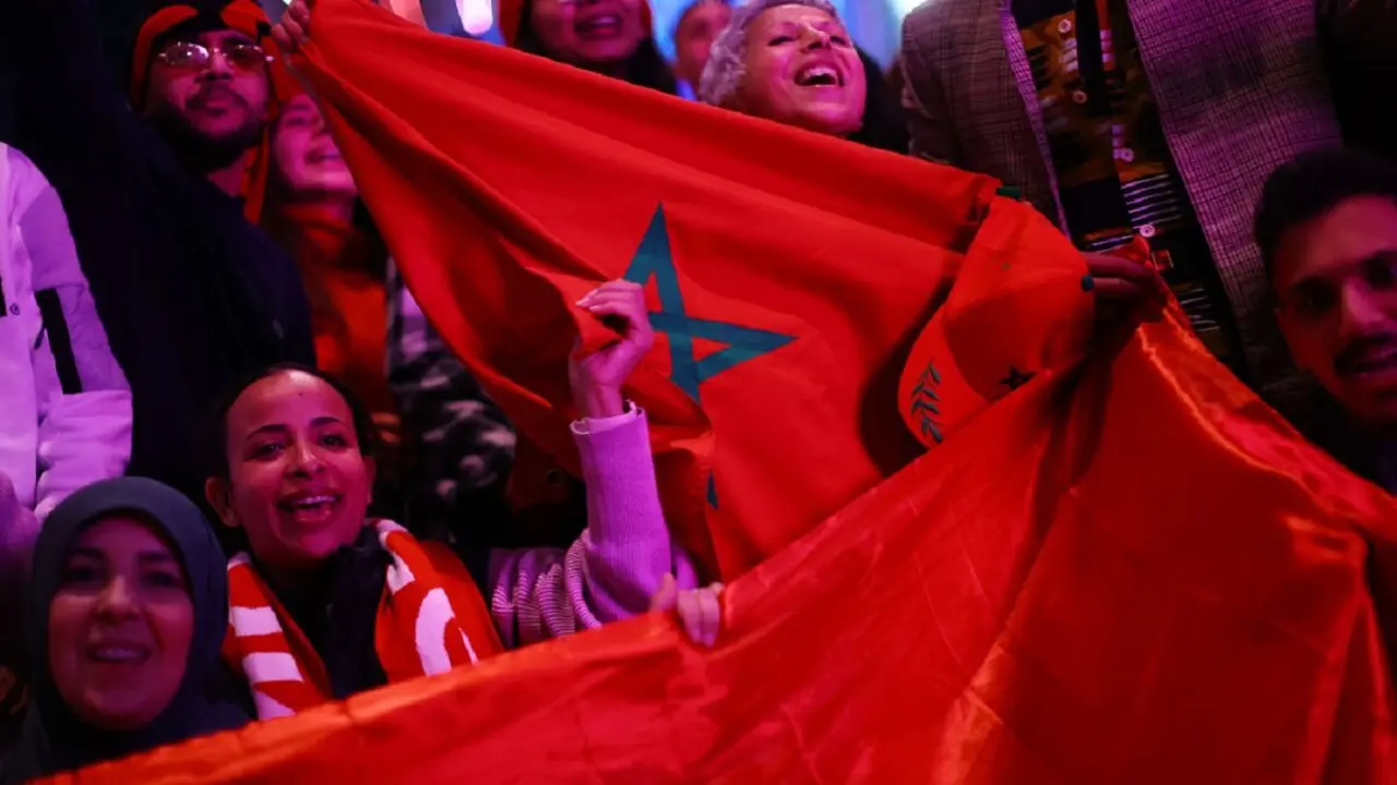Aficionados de la selección de fútbol de Marruecos - PHOTO/REUTERS/HANNAH MCKAY